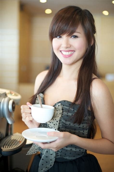 Hot girl đời đầu chiến không kém Huyền Baby từng dính nghi vấn trùng tu vòng sắc vóc tuổi