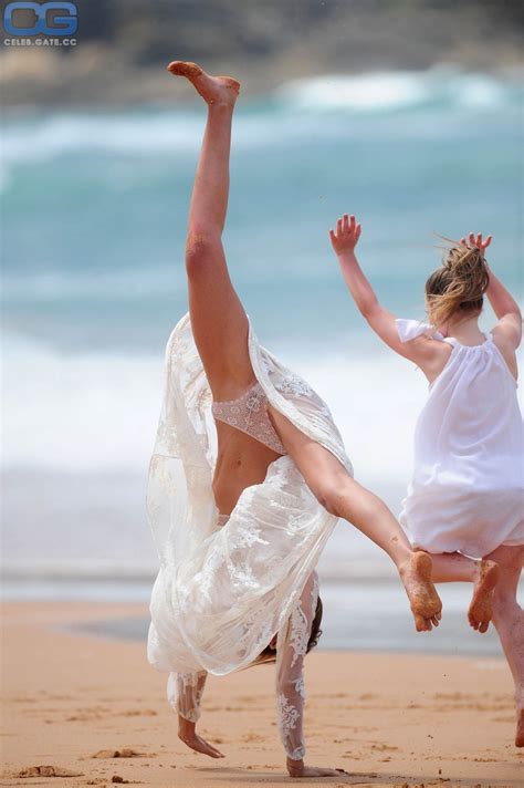 Miranda Kerr Nude Pictures Onlyfans Leaks Playboy Photos Sex Scene Uncensored