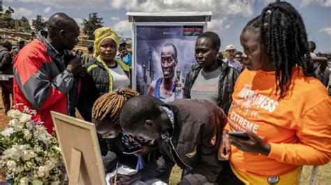 Berliner Tageszeitung Kenia Nimmt Abschied Von Marathon