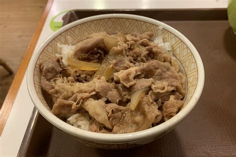 すき家「牛丼並盛」も400円に値上げ 「牛丼は安さが売り」時代は終焉に向かうか マネーポストweb