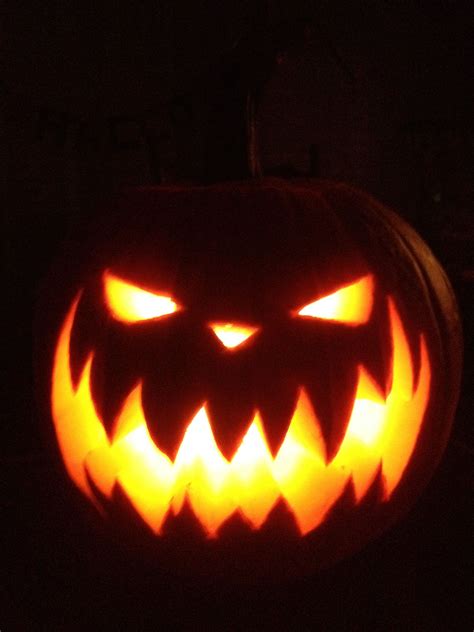 Pumpkin carving - Nightmare before Christmas Pumpkin King pumpkin ...