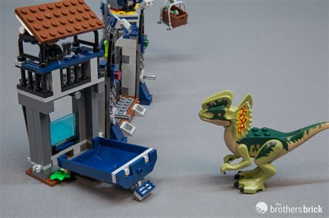 75931 Dilophosaurus Outpost Attack-17 | The Brothers Brick | The ...