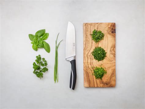 How to chop green herbs | Recipe | Kitchen Stories