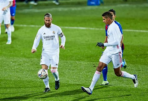 Photo Ramos Wishes Former Teammate Varane Good Luck At United