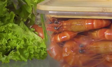 How to Thaw Frozen Shrimp - Quick and Easy Steps