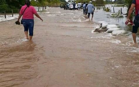 Rancher A Aztl N Anegados Por Desbordamiento Del R O Grijalva El