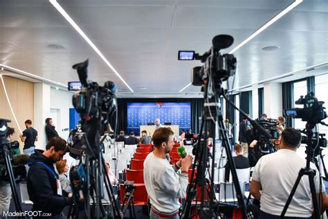 PSG Paris repousse la conférence de presse de Luis Enrique