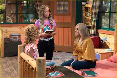 Peyton List Is Back at Camp Kikiwaka On Tonight's Season 5 Premiere of ...