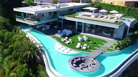 LeBron James new mansion: Infinity pool, golf simulator, wine cellar ...