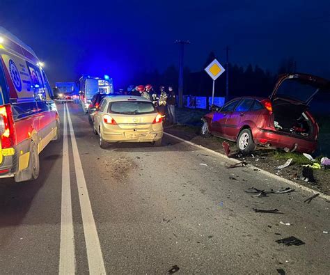 W Wąchocku zderzyły się trzy auta osobowe Nikomu nic poważnego się nie