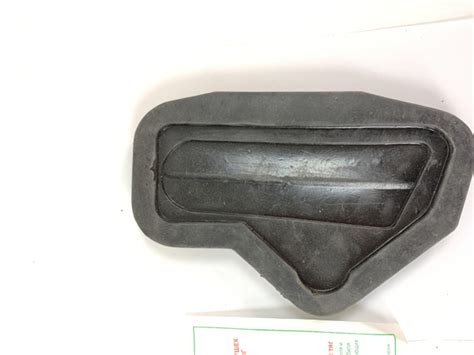 Комплект грязезащитных заглушек проема рулевых тяг (2108-2115) - арт ...