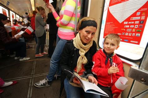 Tramwaj patriotyczny jeździł ulicami Krakowa zdjęcia Kraków Nasze