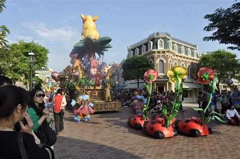 Hong Kong | Disneyland Parade ~ Charm's Travel Journal