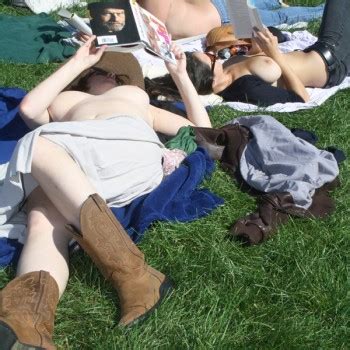 Nude New York Gals In The Park Phun Org Forum