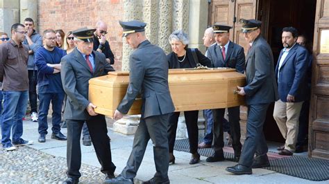 I Funerali Del Enne Morto Nello Schianto Addio Riccardo Non