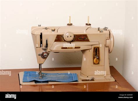 Singer Sewing Machine Fotograf As E Im Genes De Alta Resoluci N Alamy