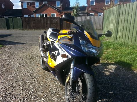 2000 Honda Cbr 900 Rr Yellow Cbr929 Fireblade