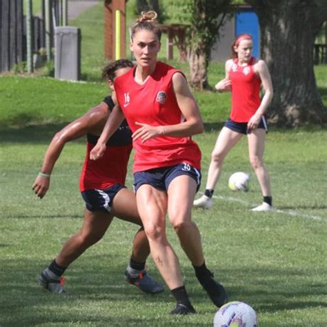 Bozemans Averie Collins Kicks Off Pro Soccer Career With Washington