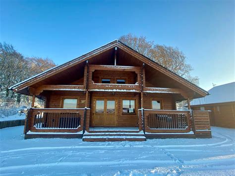 Pine Lodge | Self Catering Accommodation for 6 near Edinburgh