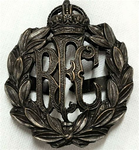 WW1 BRITISH ROYAL FLYING CORPS OFFICERS UNIFORM CAP BADGE RFC JB