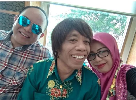 Menguak Keteguhan Dewi Istri Pak Tarno Yang Setia Merawat Suami