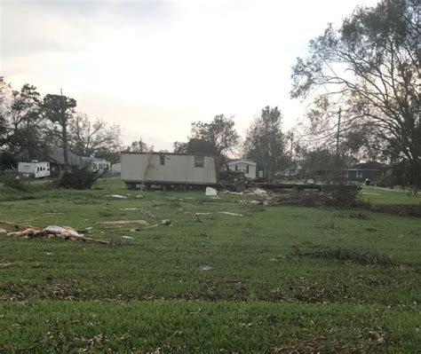 El reno Tornado EF5 of 2011 might of been 3-6 Separate Tornadoes ...