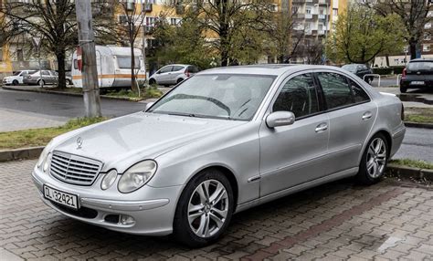 Mercedes Benz E Klasse W Gesehen In Fahrzeugbilder De