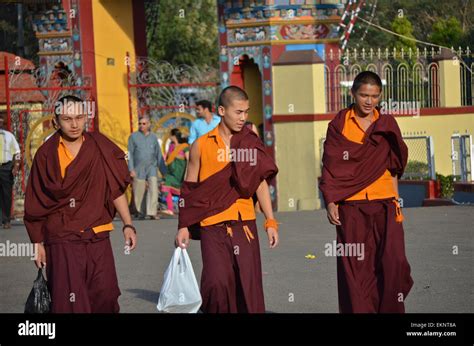 Monjes tibetanos fotografías e imágenes de alta resolución Alamy