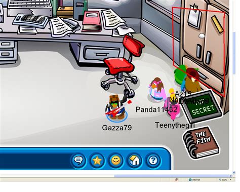 Club penguin secret room in HQ. | Gazza79 best club penguin cheats ...