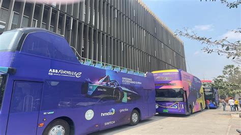 First Electric Double-Decker Buses Come Onto the Streets of Hyderabad | INDToday