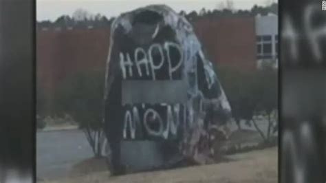 Students Cover Racist Graffiti On School Rock CNN