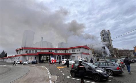 Incendio Alla Colacem Di Caravate Indagini In Corso E Attesa Per I