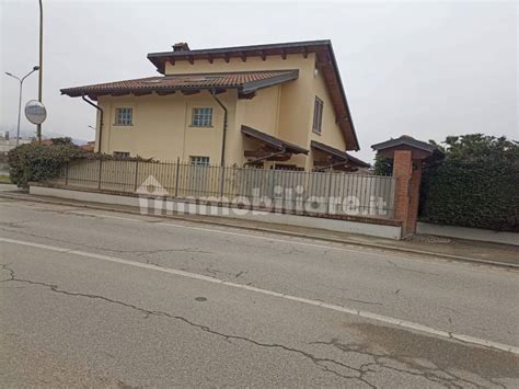 Vendita Villa Unifamiliare In Via Circonvallazione Saluzzo Ottimo