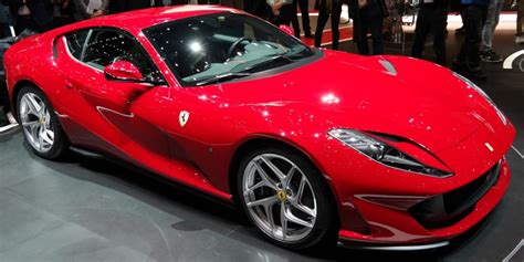 La Nouvelle Ferrari 812 Superfast Un Concentré De Style Et De Puissance