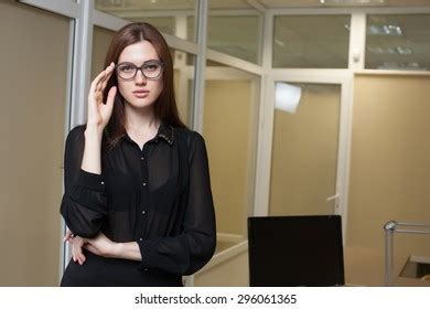 fotos de Naked business woman Fotos imágenes y otros productos fotográficos de stock