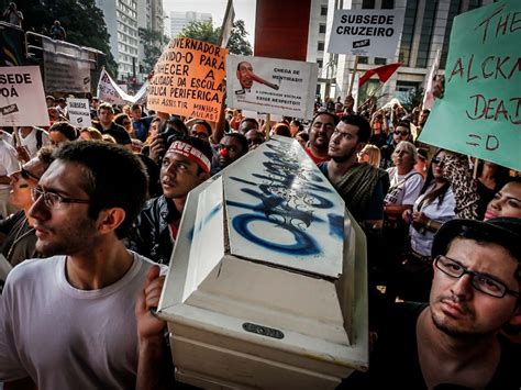 Fotos Professores da rede estadual de SP fazem manifestação na avenida