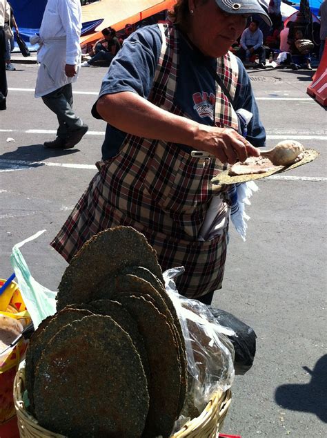 preparando tlayuda | Tlayudas, México, Oaxaca