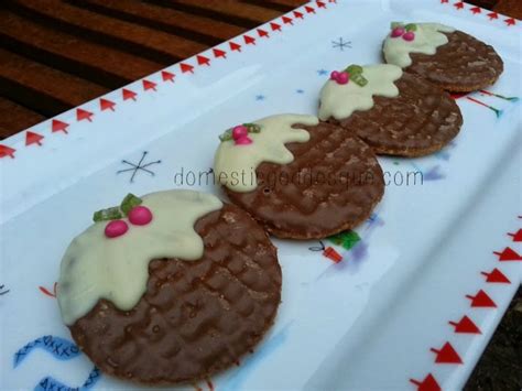 Quick And Easy Christmas Pudding Biscuits