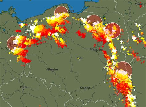 Pogoda Front burzowy idzie przez Polskę Alerty IMGW dla 13 województw