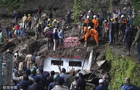 印度北部暴雨引发山洪，已致至少49人死亡、数十人失踪