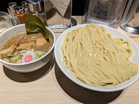 『特製つけ麺 濃厚 1200円 大盛120円』tokyo Under Ground Ramen 頑者のレビュー ラーメンデータベース