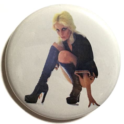 Yahoo オークション デカ缶バッジ 58mm Cherie Currie BEAUTY S ONLY