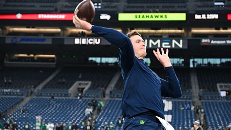 Drew Lock Starts At Quarterback For Seahawks Week 15 Game Vs Philadelphia