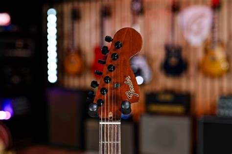 Fender Tom Delonge Starcaster Rosewood Fingerboard Black Hardware