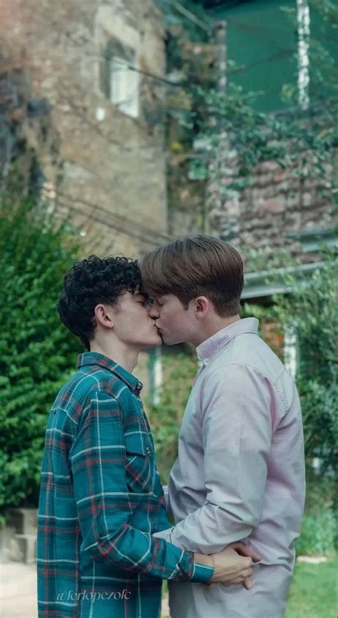 Pin By Artemis On Ja Queer Alice Book Cute Gay Cute Gay Couples