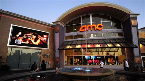 AMC, Regal to Cut Seating Capacity by Half in All U.S. Movie Theaters – The Hollywood Reporter