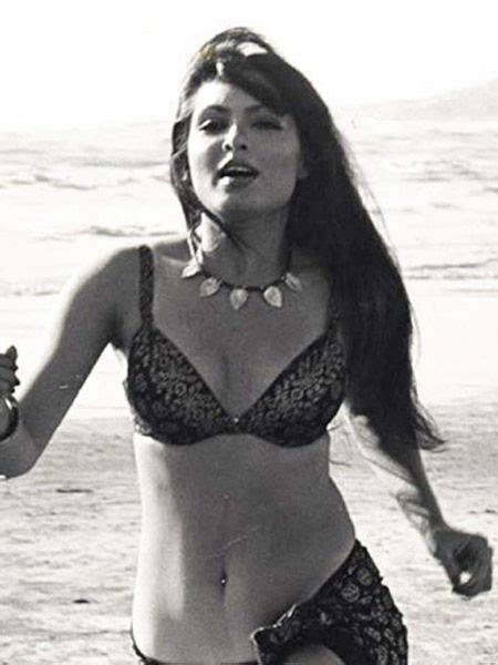 Yesteryear Bollywood Actresses In Bikini