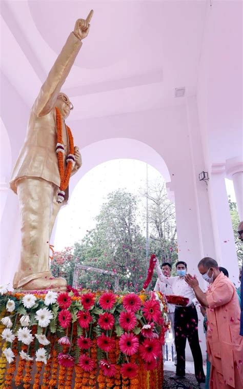 Ambedkar Jayanti संविधान निर्माता और समाज समाज सेवक ने जीवन में असमानता का सामना करते हुए