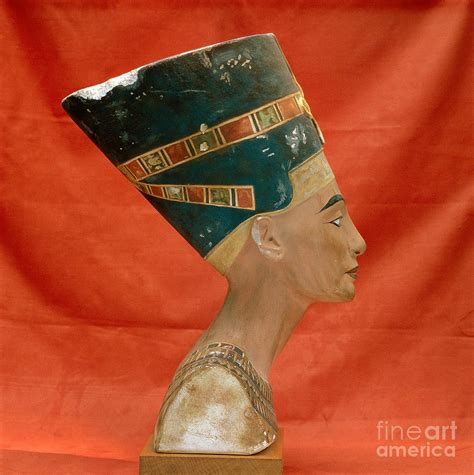 Nefertiti, Ancient Egyptian Queen Photograph by Science Source