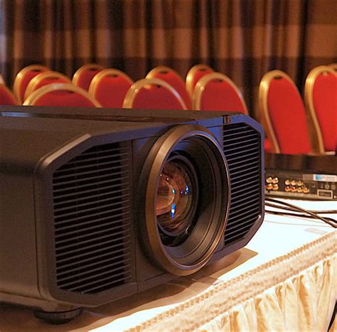 JVC представила лазерный 4К-проектор DLA-Z1 для домашнего кинотеатра ...